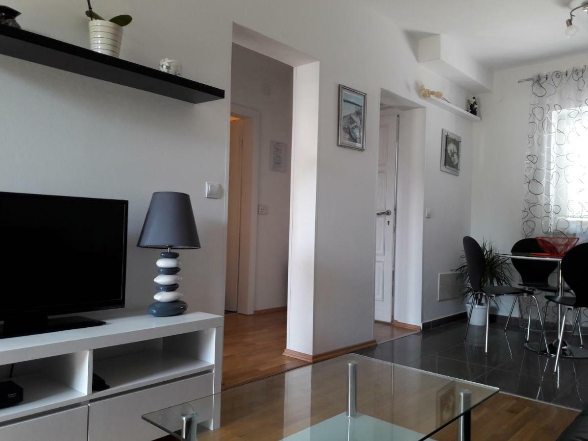 Apartments Ruzica Pula Bagian luar foto