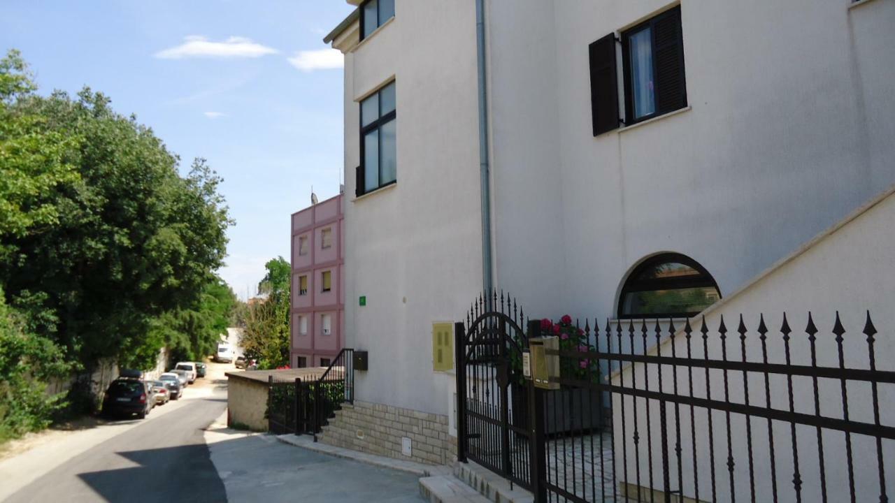 Apartments Ruzica Pula Bagian luar foto